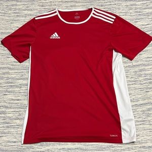 Adidas T-Shirt